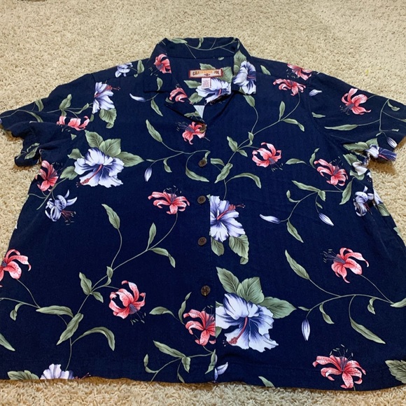 carribean joe woman Tops - Caribbean JoE Hawaiian women’s SZ 2X short sleeve navy floral brown button